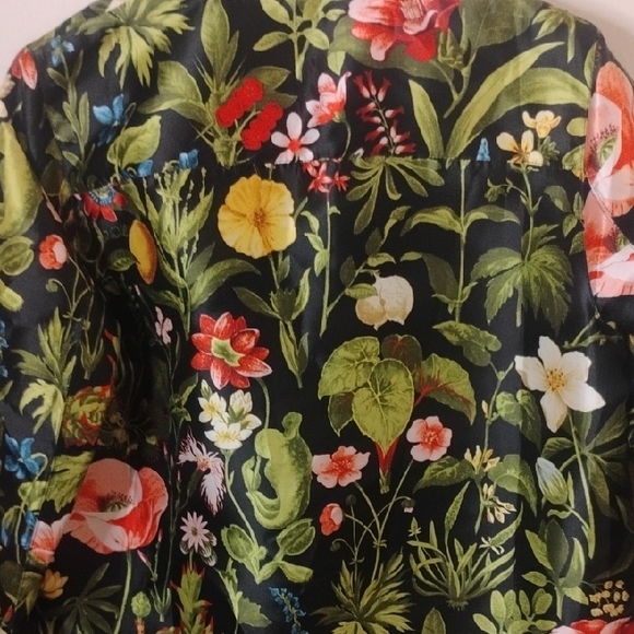 Tuckernuck Noir Blooming Botanical Margot Top L - Picture 5 of 6